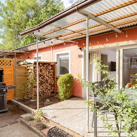 Gemutliches Tinyhouse Bungalow Mit Kamin & Sauna Am See โยอาคิมสทาล ภายนอก รูปภาพ
