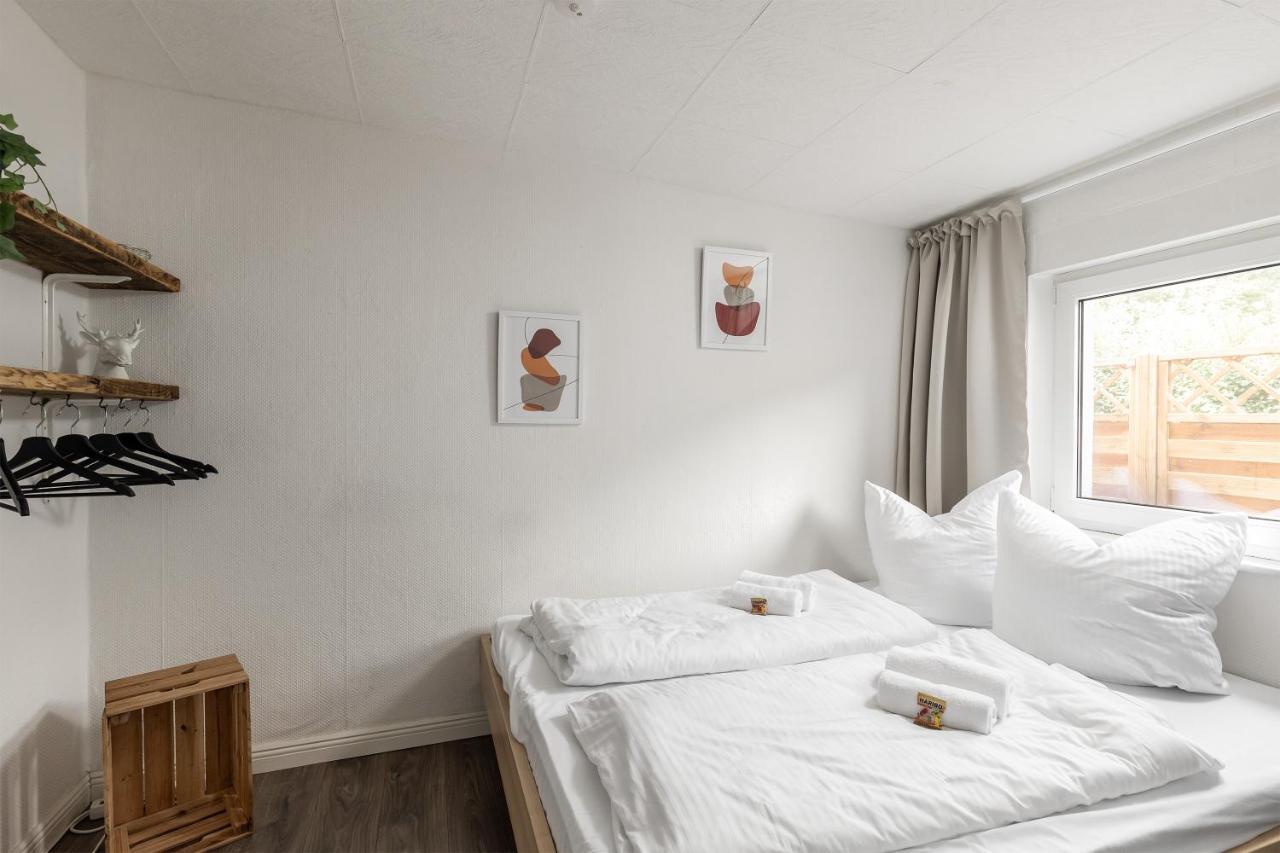 Gemutliches Tinyhouse Bungalow Mit Kamin & Sauna Am See โยอาคิมสทาล ภายนอก รูปภาพ