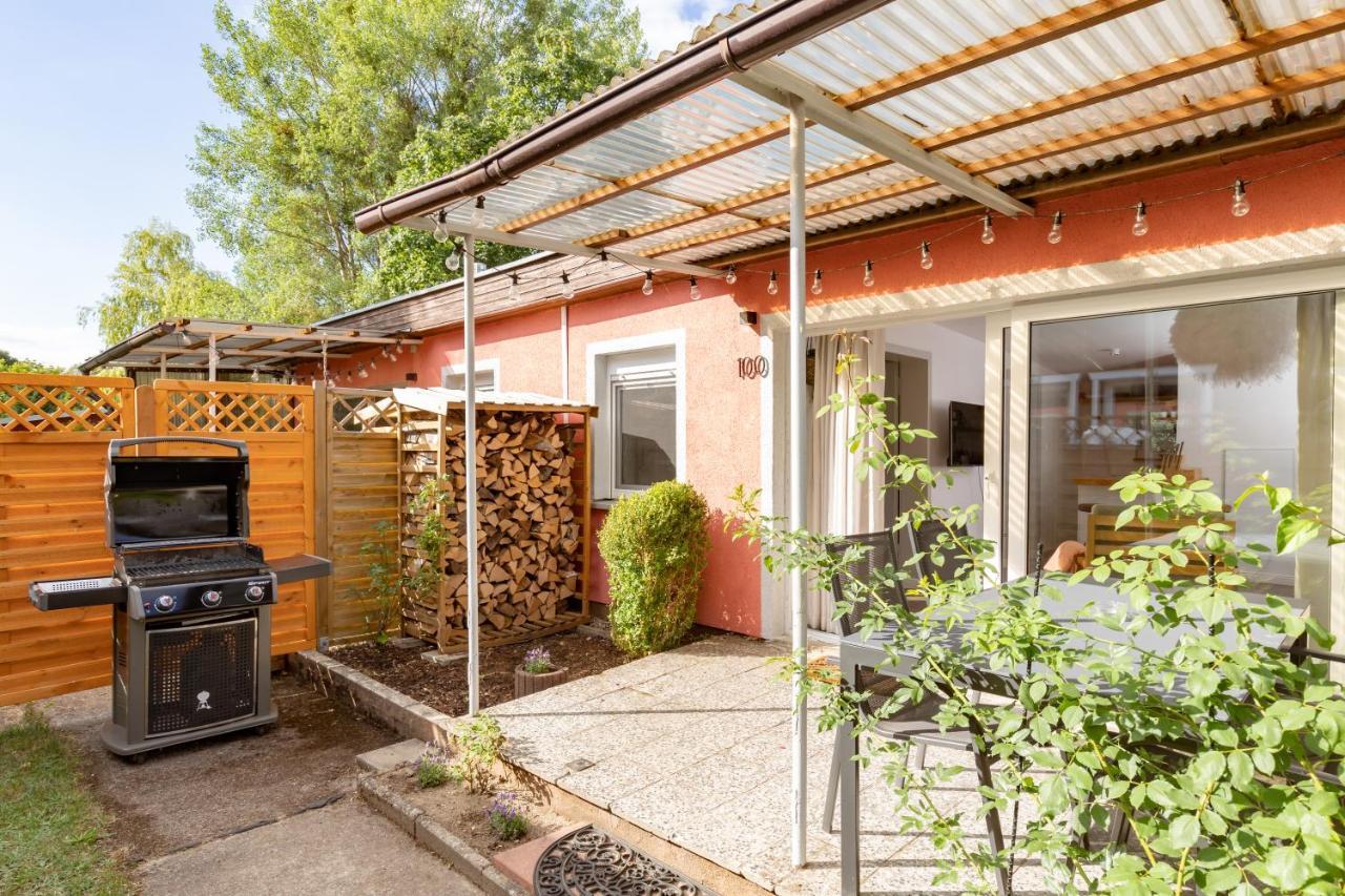 Gemutliches Tinyhouse Bungalow Mit Kamin & Sauna Am See โยอาคิมสทาล ภายนอก รูปภาพ