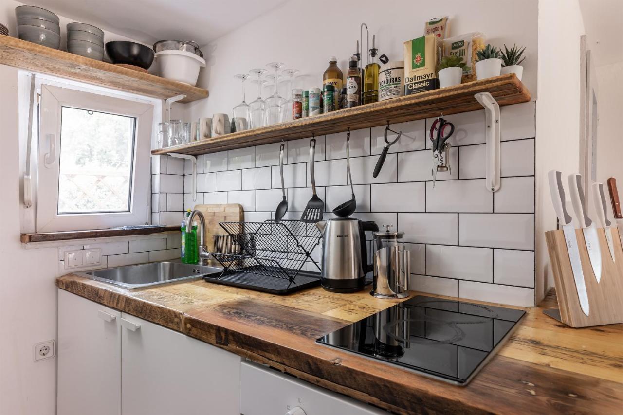 Gemutliches Tinyhouse Bungalow Mit Kamin & Sauna Am See โยอาคิมสทาล ภายนอก รูปภาพ
