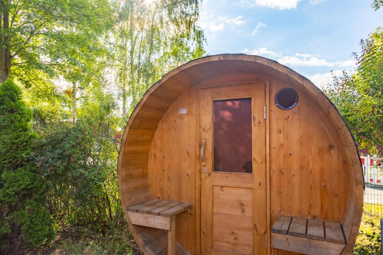 Gemutliches Tinyhouse Bungalow Mit Kamin & Sauna Am See โยอาคิมสทาล ภายนอก รูปภาพ